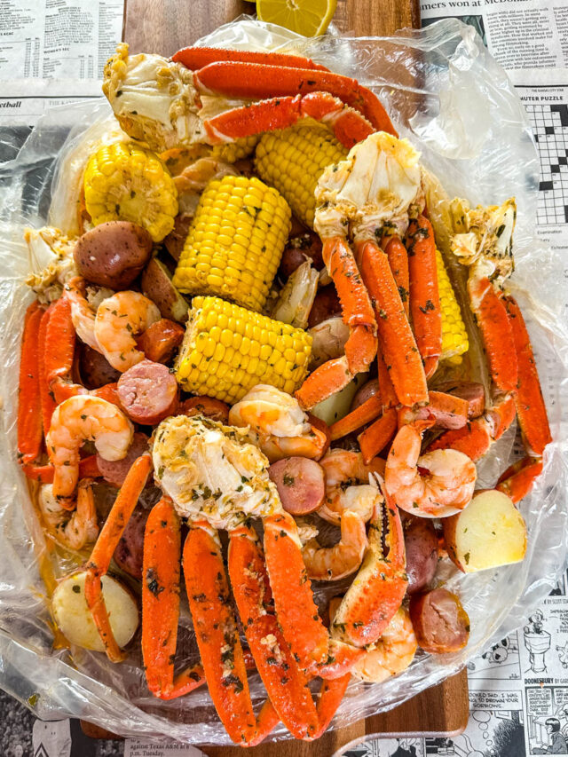 Seafood Boil in a Bag with Garlic Butter Sauce