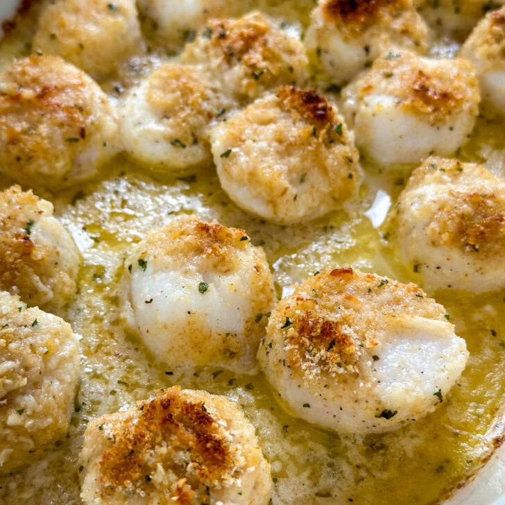 Baked Scallops in Lemon Butter Wine Sauce - Simple Seafood Recipes