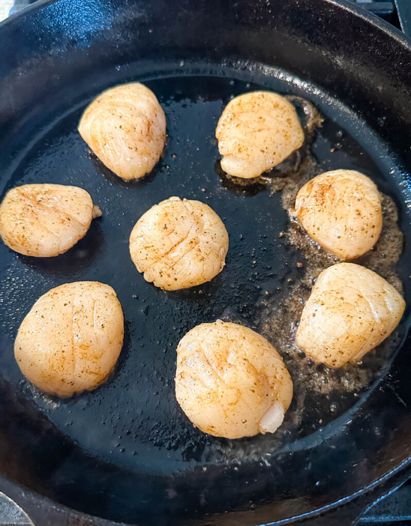 scallops in a cast iron skillet
