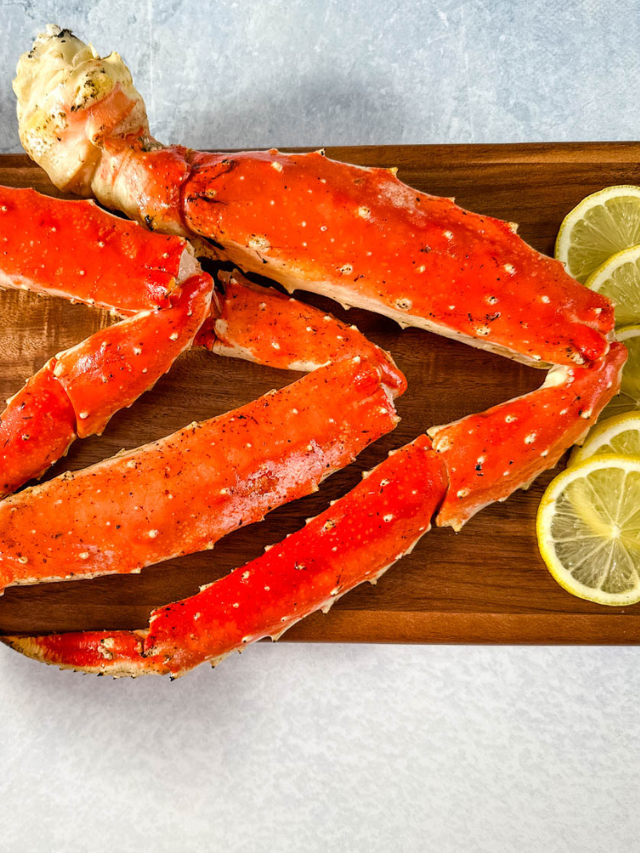 King Crab Legs with Garlic Butter – Delicious Seafood Recipe!