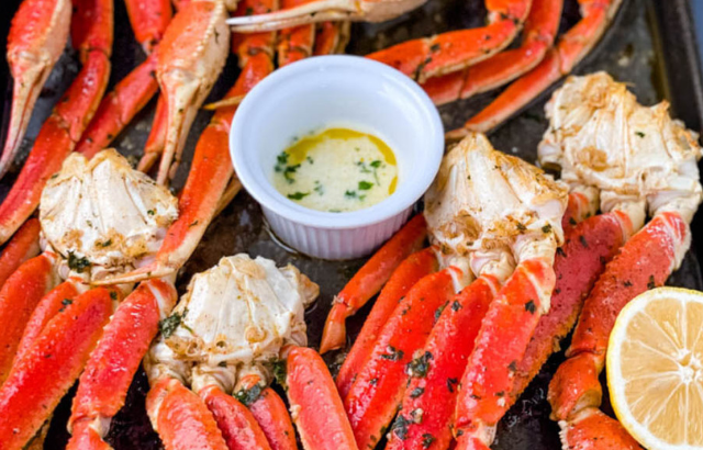 What to Serve with Crab Legs