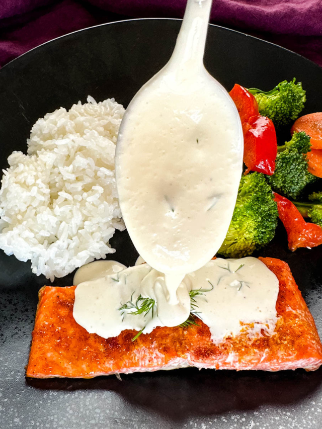 How to Make Dill Sauce for Salmon