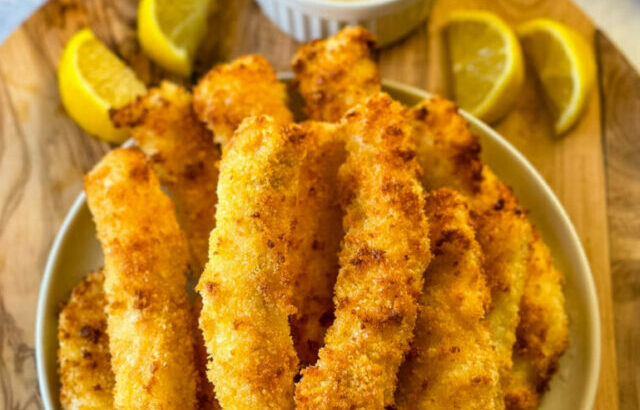 easy-homemade-fish-sticks-fingers-3-1-895x1024