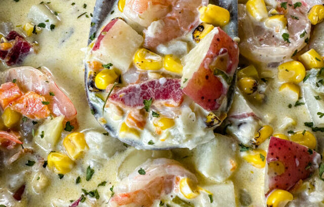 shrimp-and-corn-chowder-with-bacon-and-potatoes-4-1