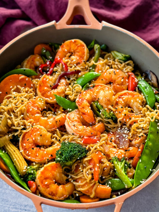 Whip Up Flavor-Packed Shrimp Stir Fry with Noodles in Minutes!