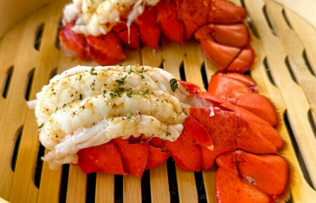 easy-steamed-lobster-tail-recipe-3-1-907x1024