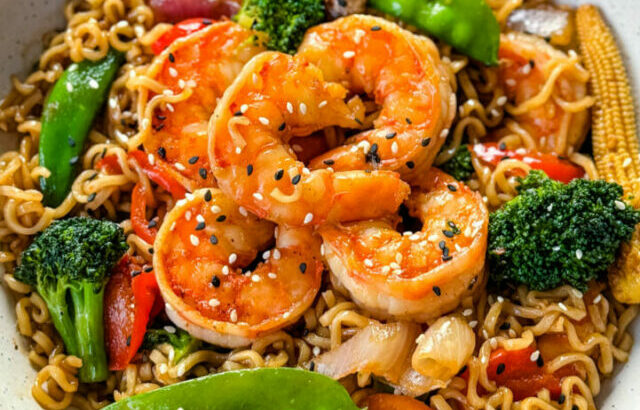 shrimp-noodle-stir-fry-recipe-2-1-915x960