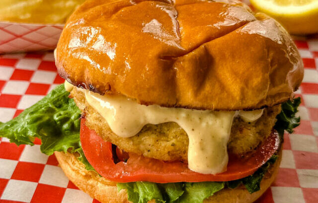 crab-cake-sandwich-recipe-2-1