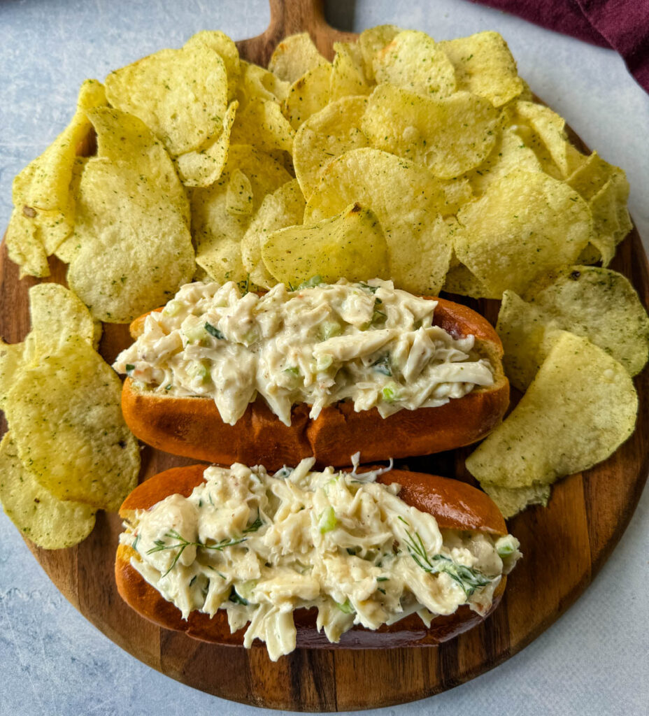 crab seafood rolls on buns with chips